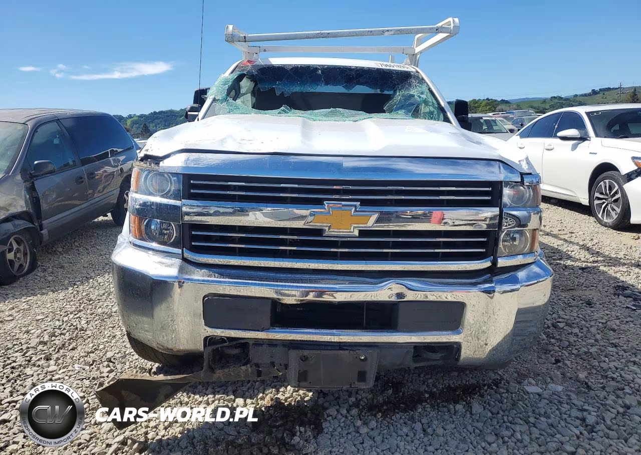 2015 Chevrolet Silverado 2500 Utility - Service Truck VIN:1GC0CUEG9FZ554405 - 5