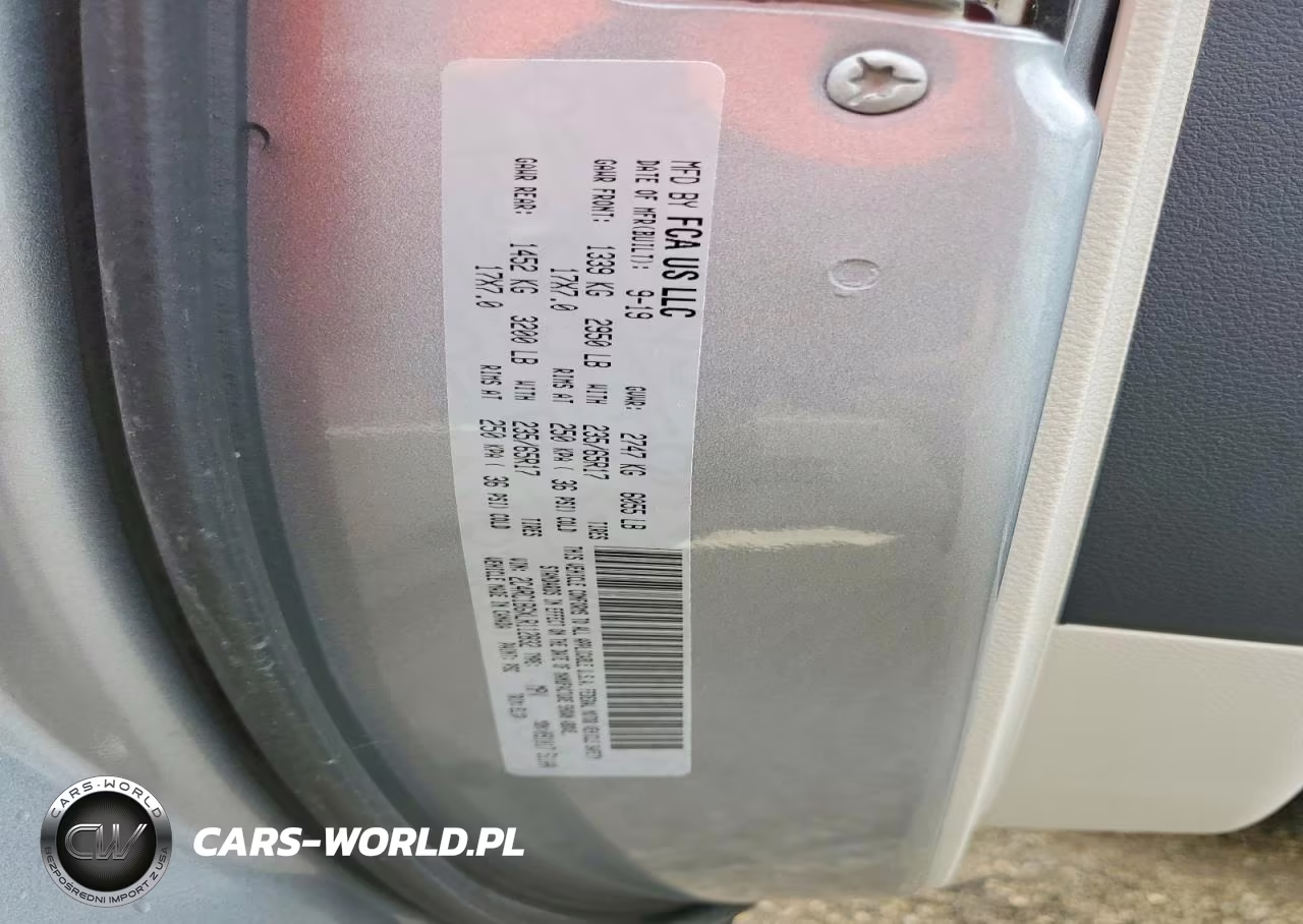 2020 Chrysler Pacifica Touring L VIN:2C4RC1BGXLR112832 - 13