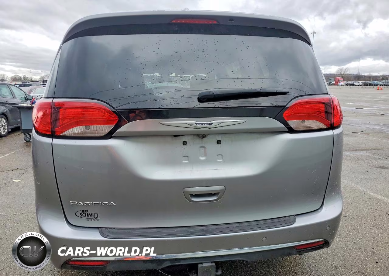 2020 Chrysler Pacifica Touring L VIN:2C4RC1BGXLR112832 - 6
