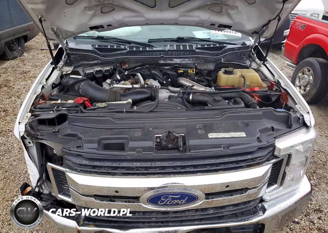 2019 Ford F350 Super Duty Truck Cab And Chassis VIN:1FDRF3GT2KEE59538 - 11
