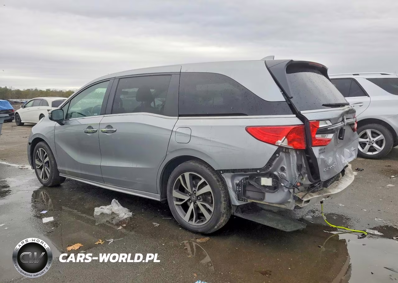 2023 Honda Odyssey Touring VIN:5FNRL6H82PB007166 - 2