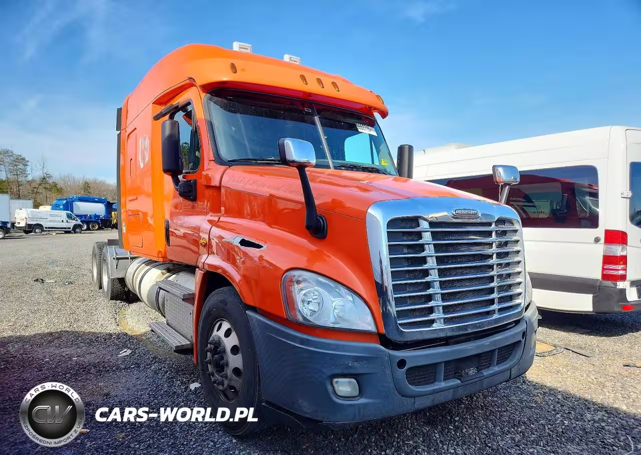 2018 Freightliner Cascadia 125 Semi Truck
