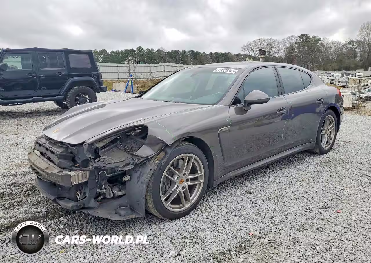 2014 Porsche Panamera 2