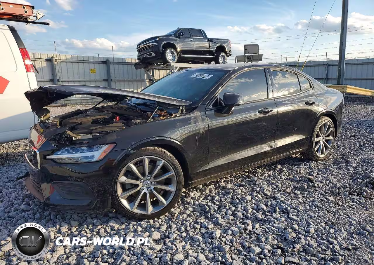 2020 Volvo S60 T5 Momentum