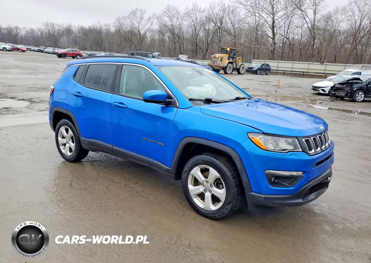 2018 Jeep Compass Latitude VIN:3C4NJDBB0JT480683 - 4