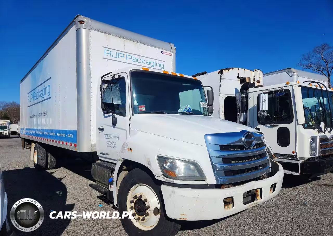 2016 Hino 268 Box Truck