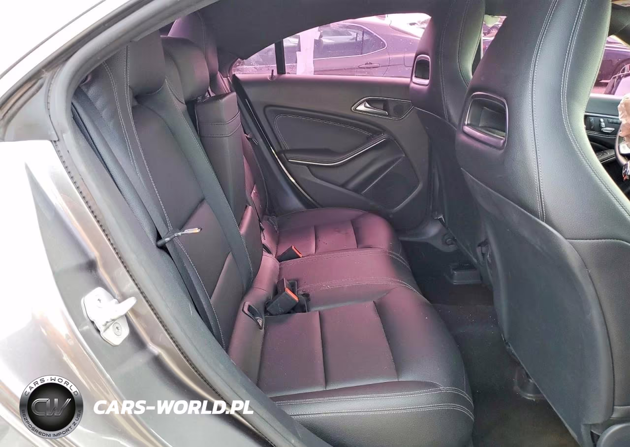 2018 Mercedes-Benz Cla 250 VIN:WDDSJ4EB7JN613105 - 10