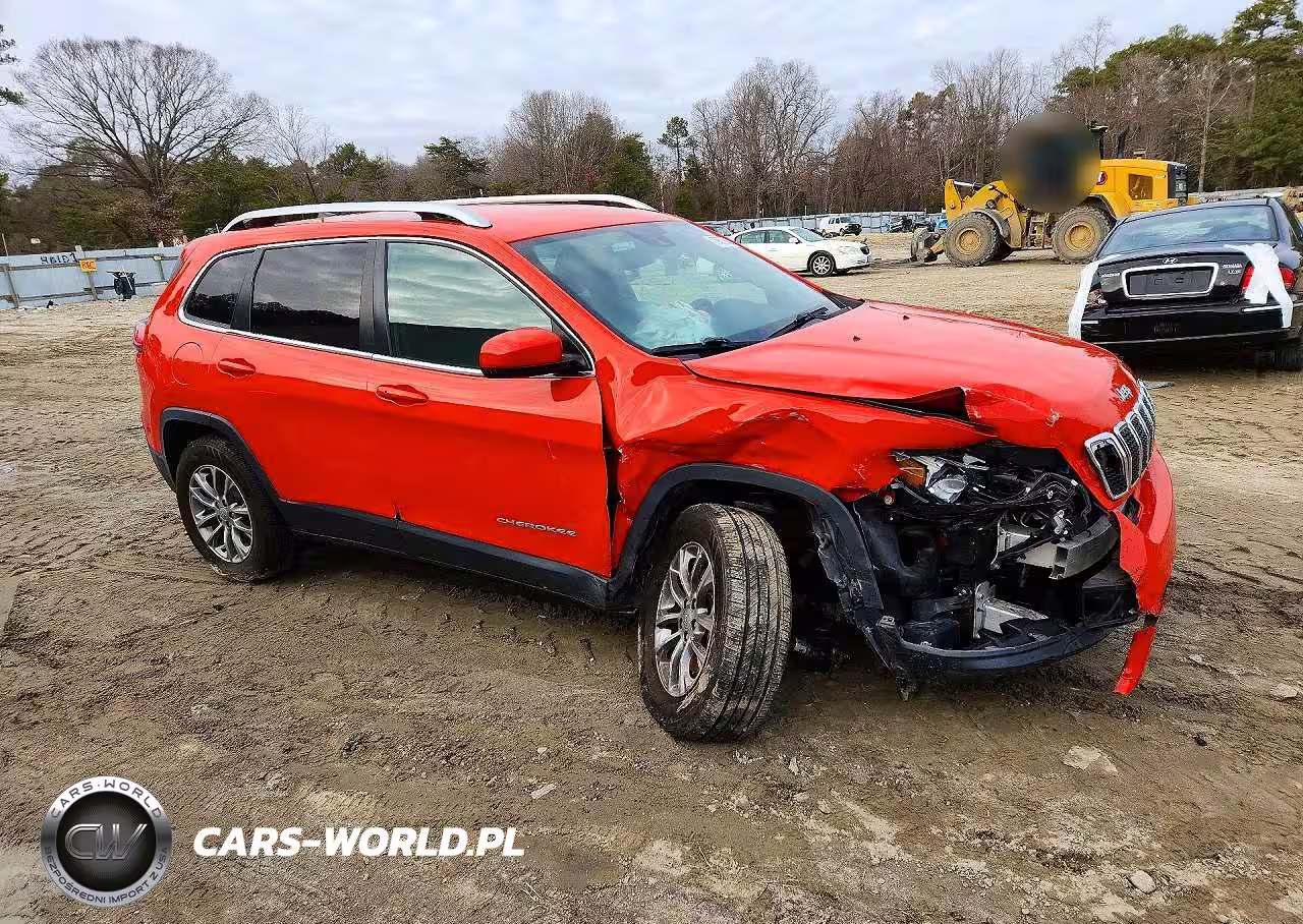 2021 Jeep Cherokee Latitude Lux VIN:1C4PJMMX8MD132786 - 4