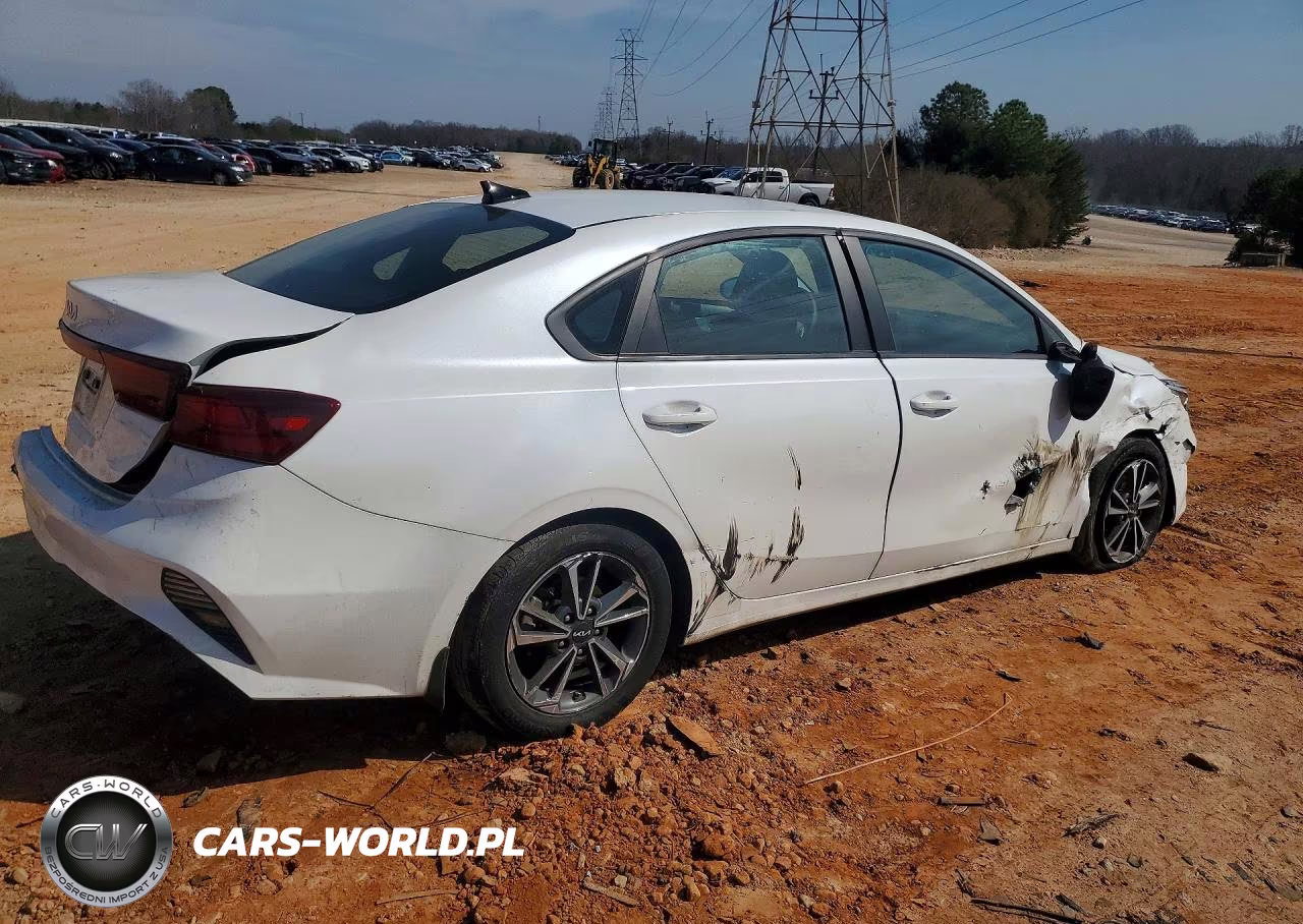 2024 Kia Forte Lxs VIN:3KPF24AD6RE793631 - 3