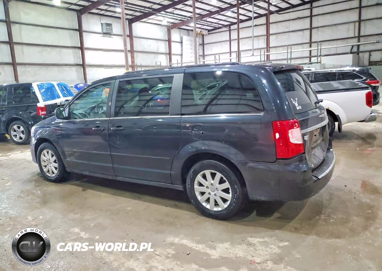 2015 Chrysler Town & Country Lx VIN:2C4RC1AG8FR675173 - 2