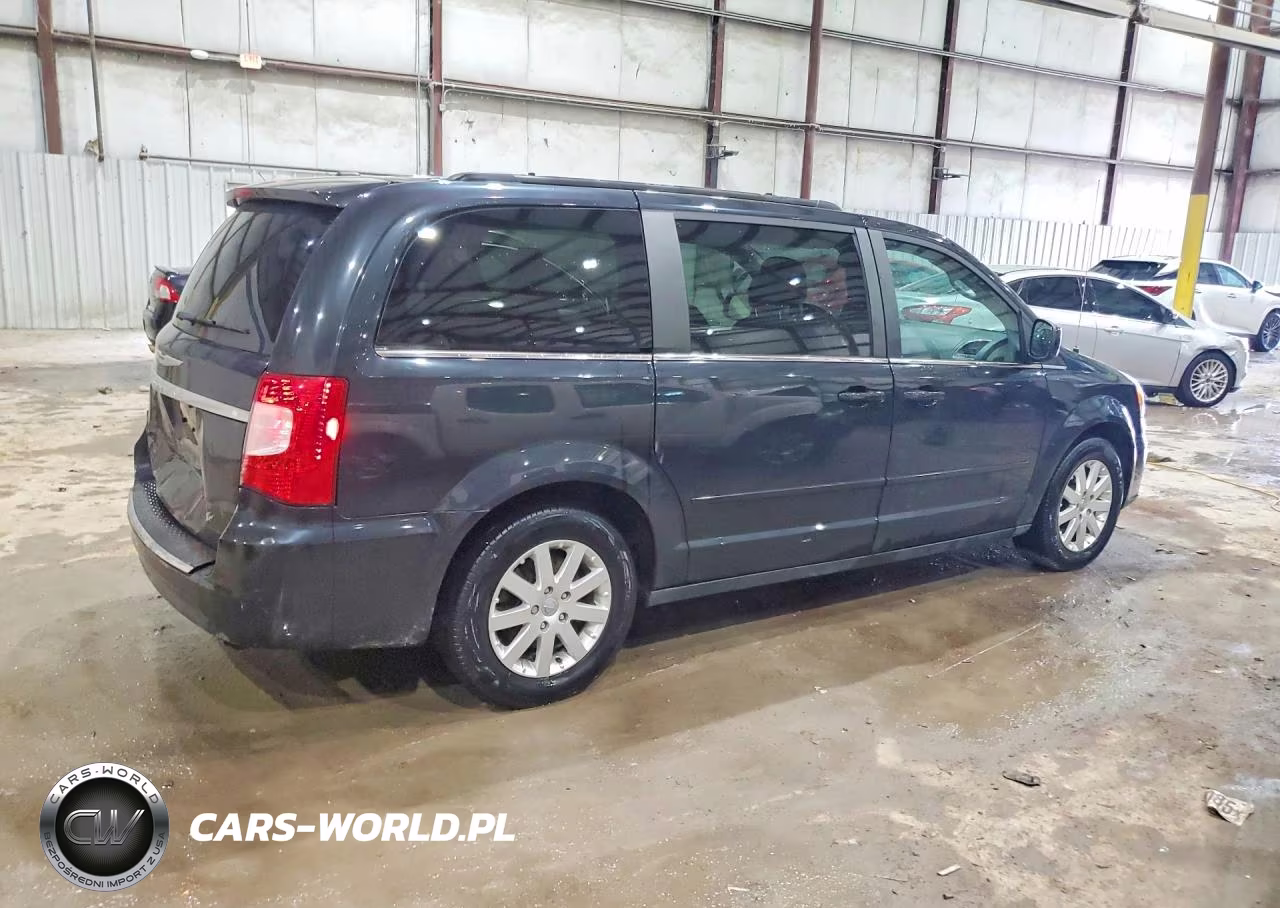2015 Chrysler Town & Country Lx VIN:2C4RC1AG8FR675173 - 3