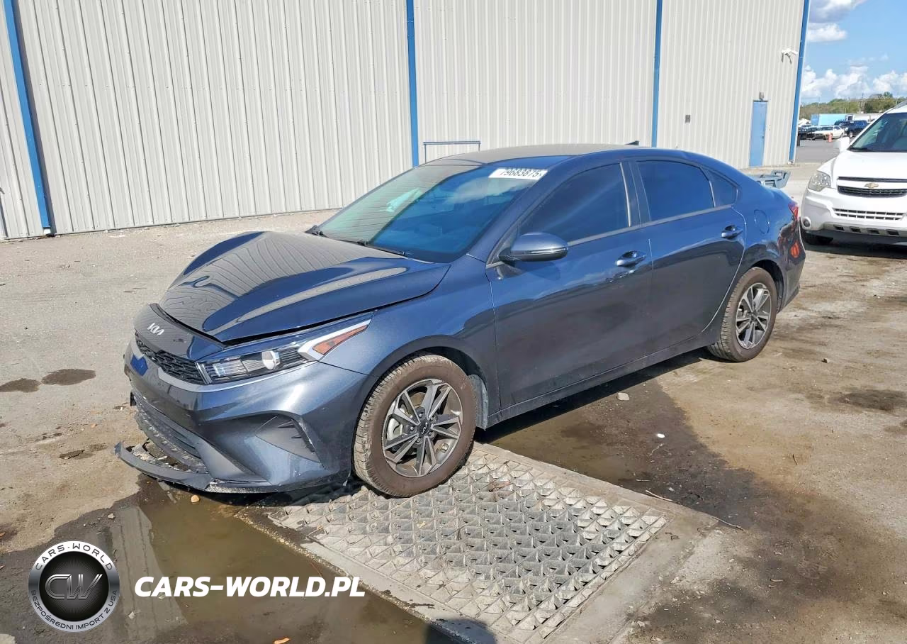 2024 Kia Forte Lxs – zdjęcie 1 z 12