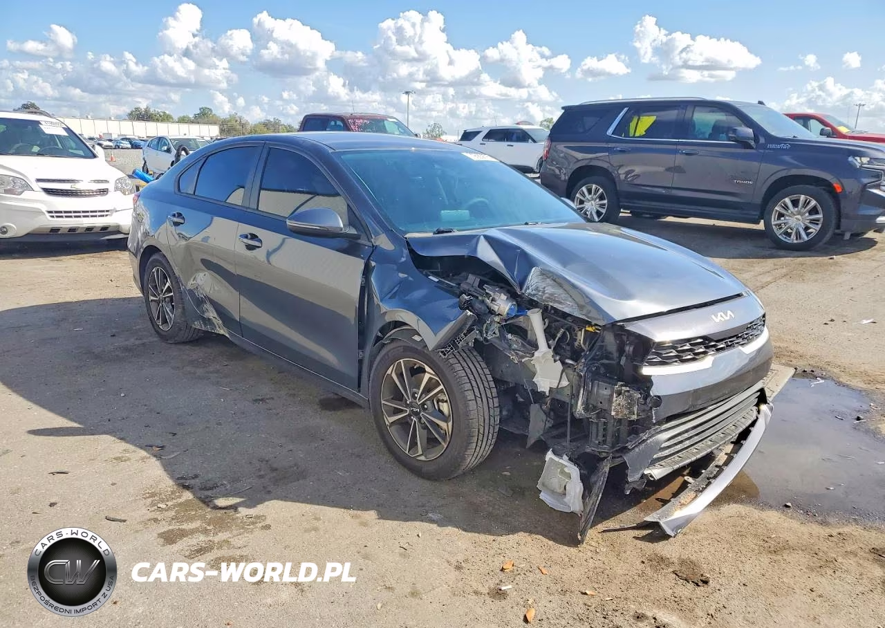 2024 Kia Forte Lxs VIN:3KPF24AD4RE713856 - 4