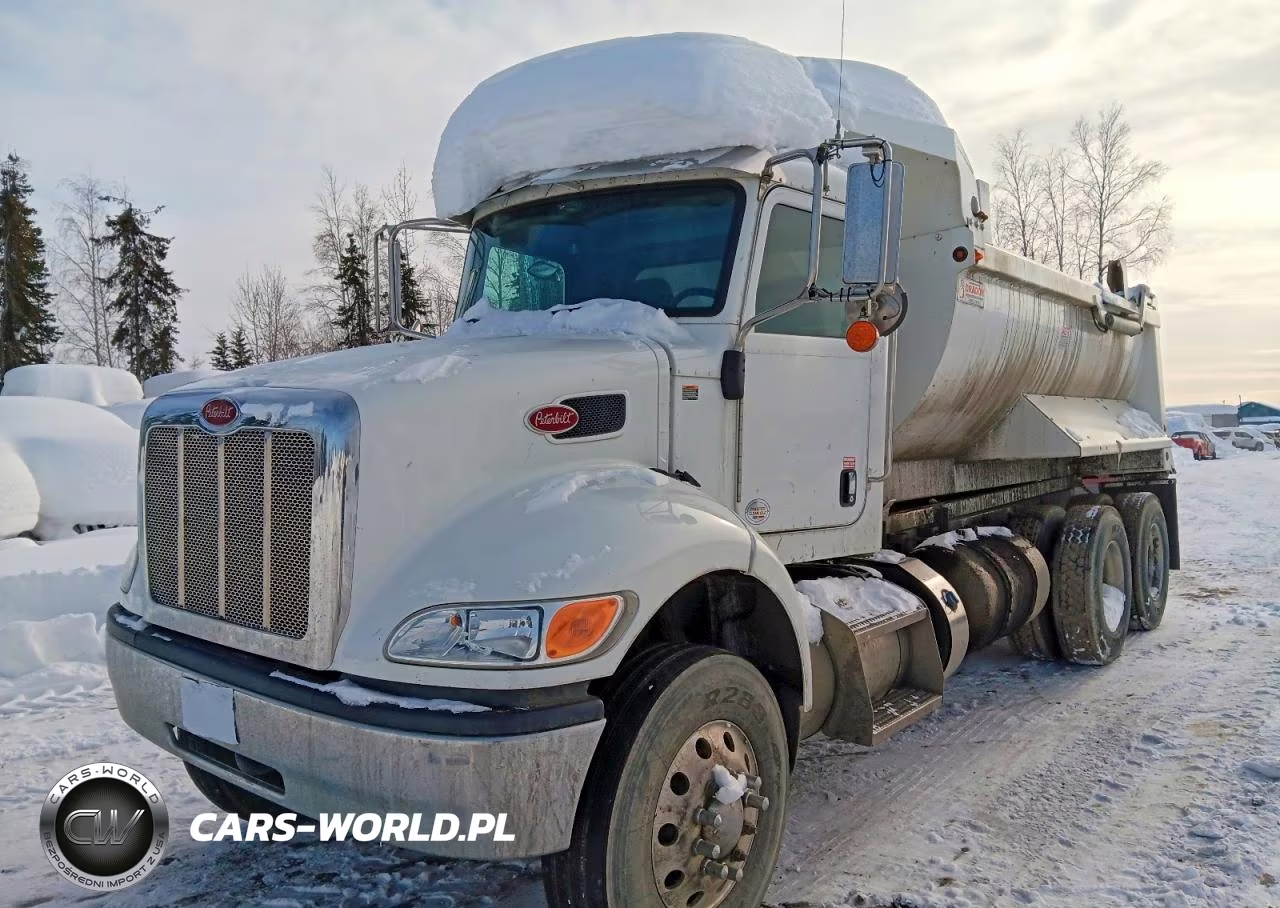 2019 Peterbilt 348