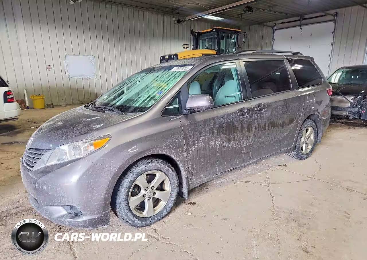 2017 Toyota Sienna Le 8-Passenger