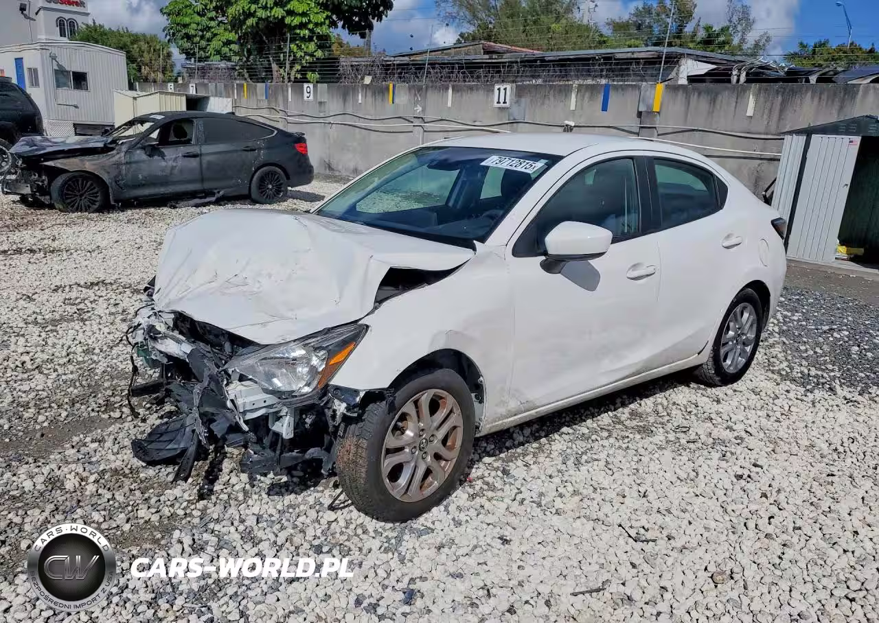 2017 Toyota Yaris Ia Base