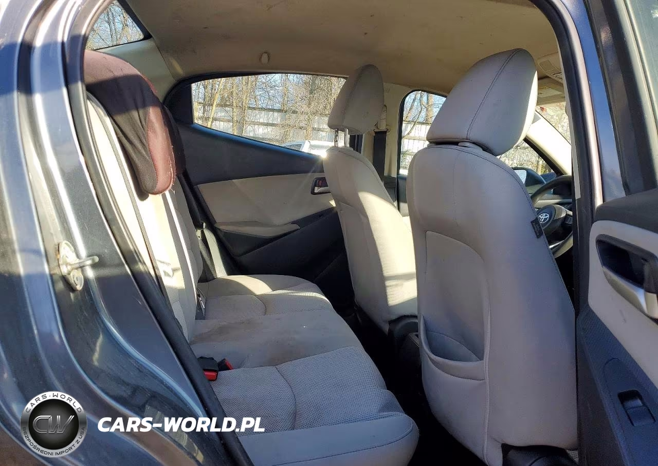 2019 Toyota Yaris Le VIN:3MYDLBYV4KY512472 - 10