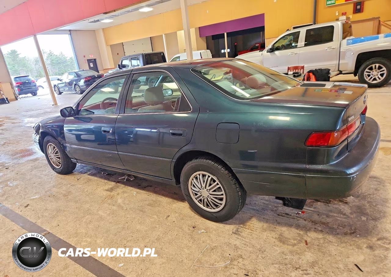 1997 Toyota Camry Le VIN:JT2BG22K7V0013696 - 2