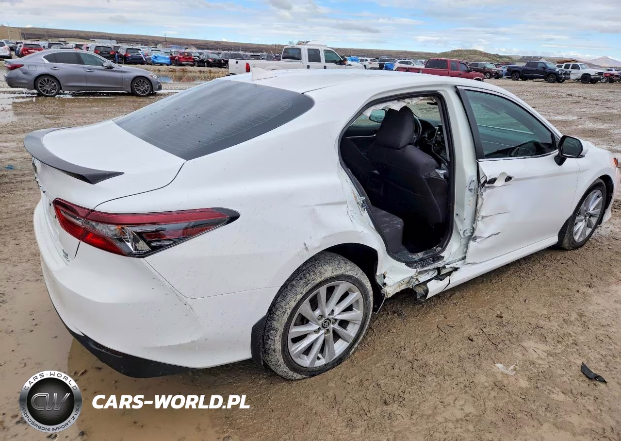 2022 Toyota Camry Le VIN:4T1C11BK1NU056832 - 3