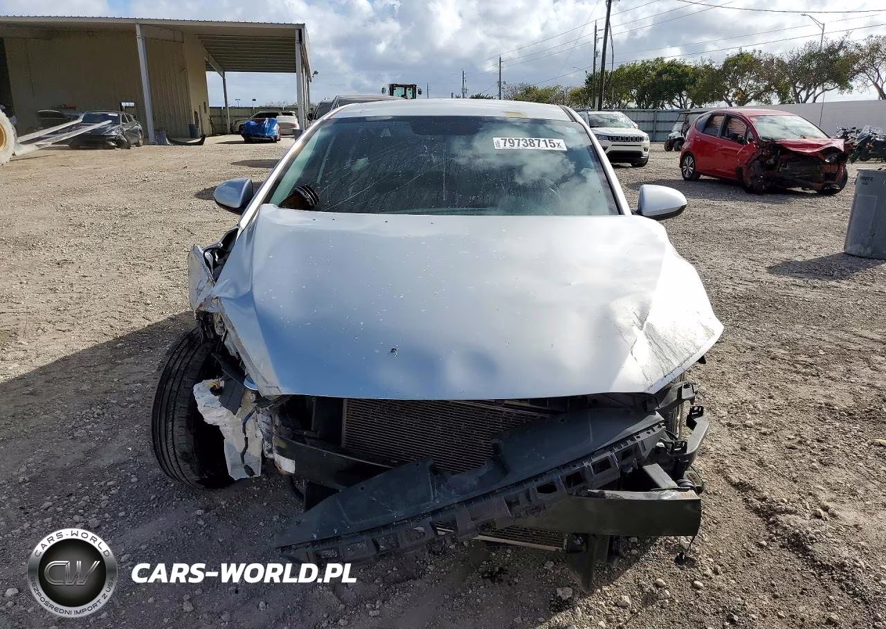 2017 Hyundai Elantra Se VIN:5NPD74LF7HH077449 - 5
