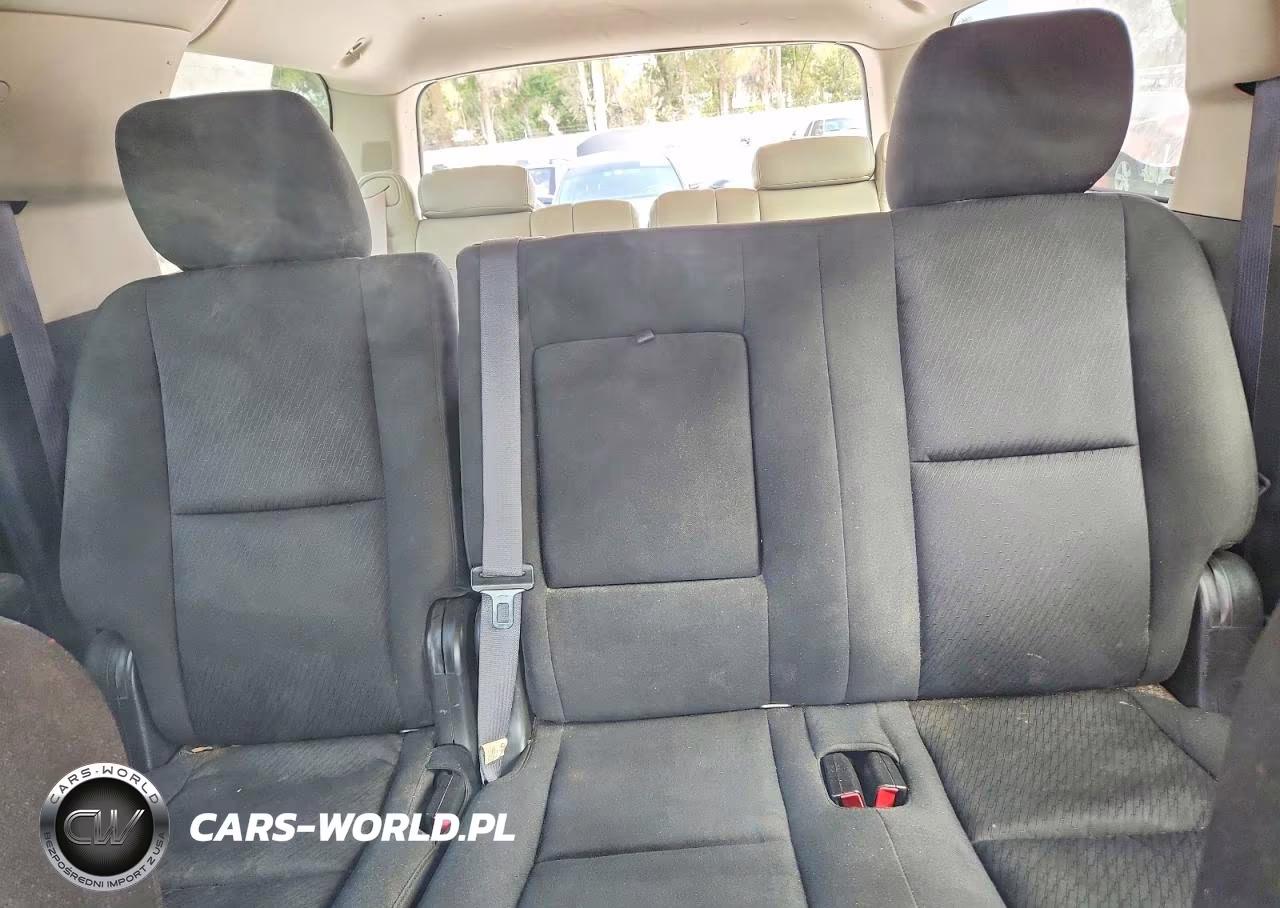 2011 Chevrolet Suburban C1500 Ls VIN:1GNSCHE07BR120844 - 10