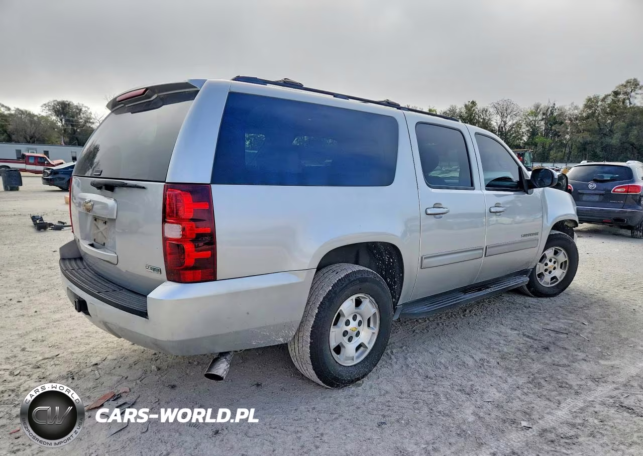 2011 Chevrolet Suburban C1500 Ls VIN:1GNSCHE07BR120844 - 3