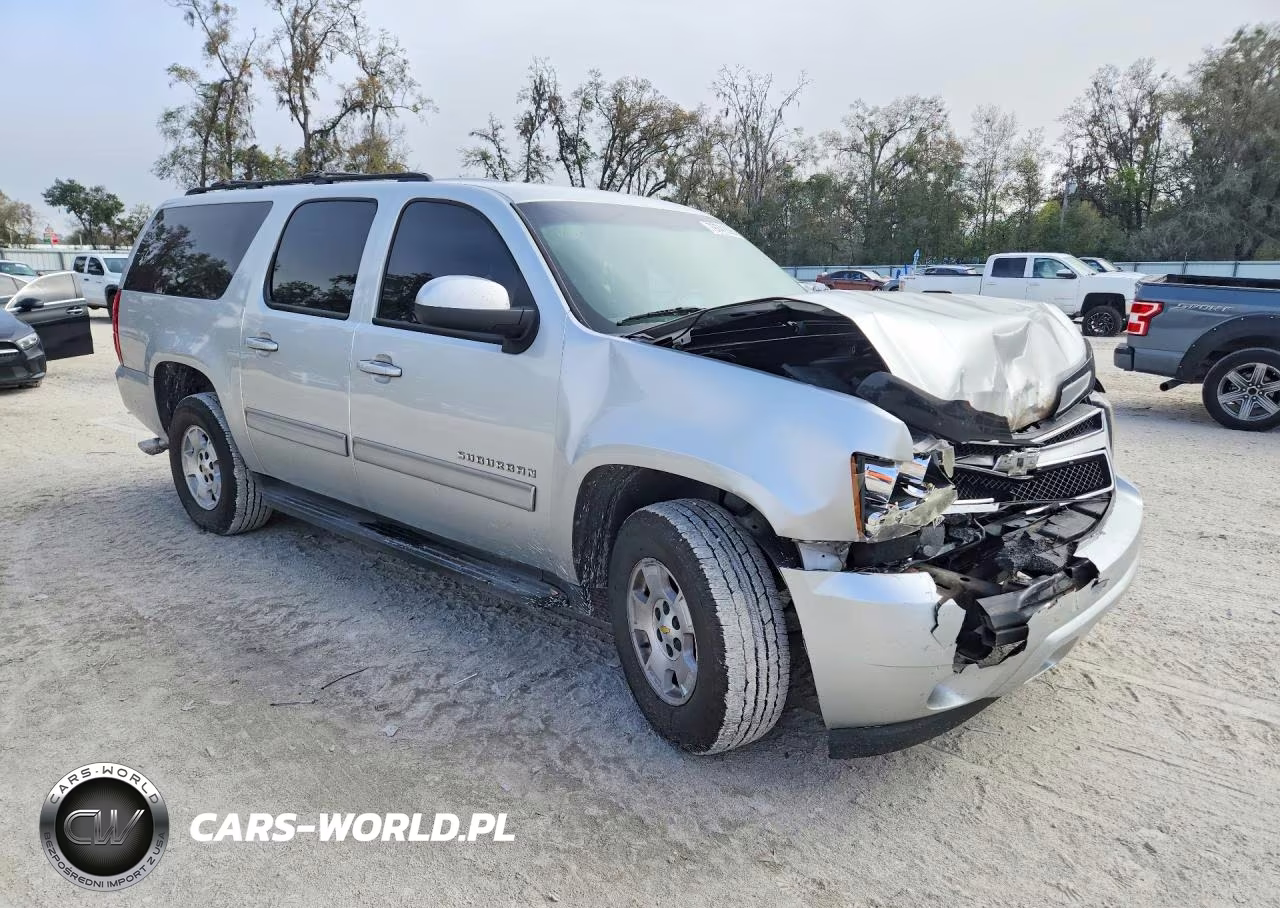 2011 Chevrolet Suburban C1500 Ls VIN:1GNSCHE07BR120844 - 4