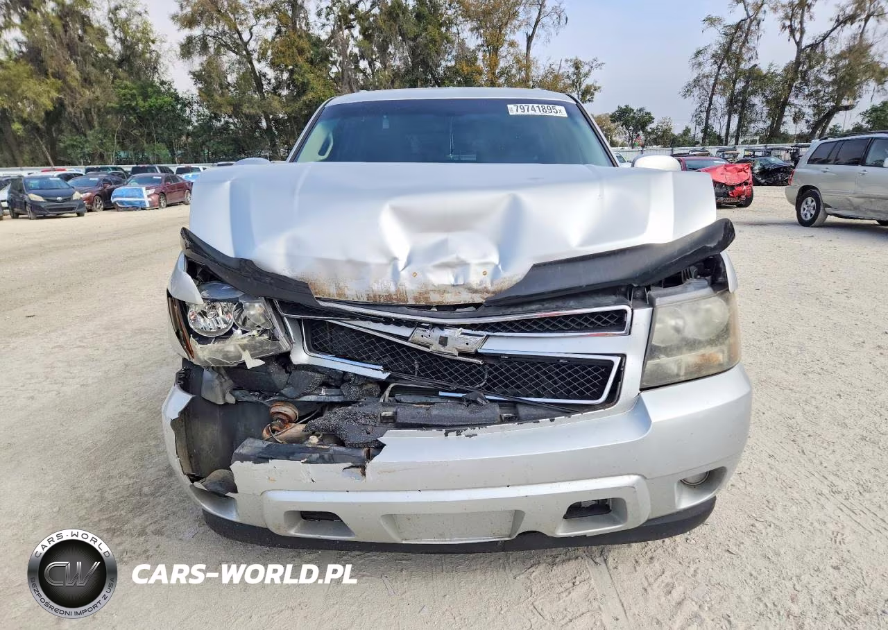 2011 Chevrolet Suburban C1500 Ls VIN:1GNSCHE07BR120844 - 5