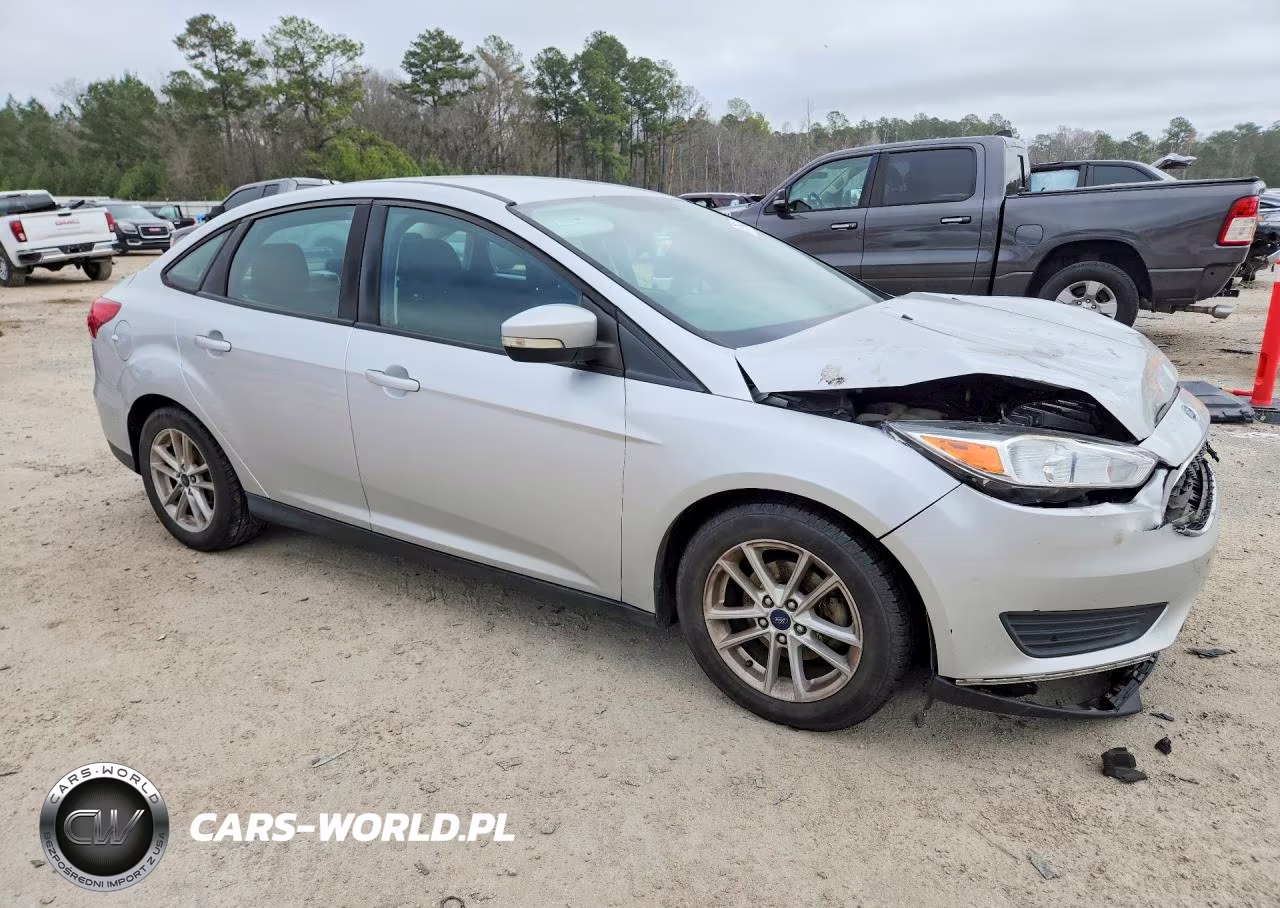 2017 Ford Focus S VIN:1FADP3F24HL285504 - 4