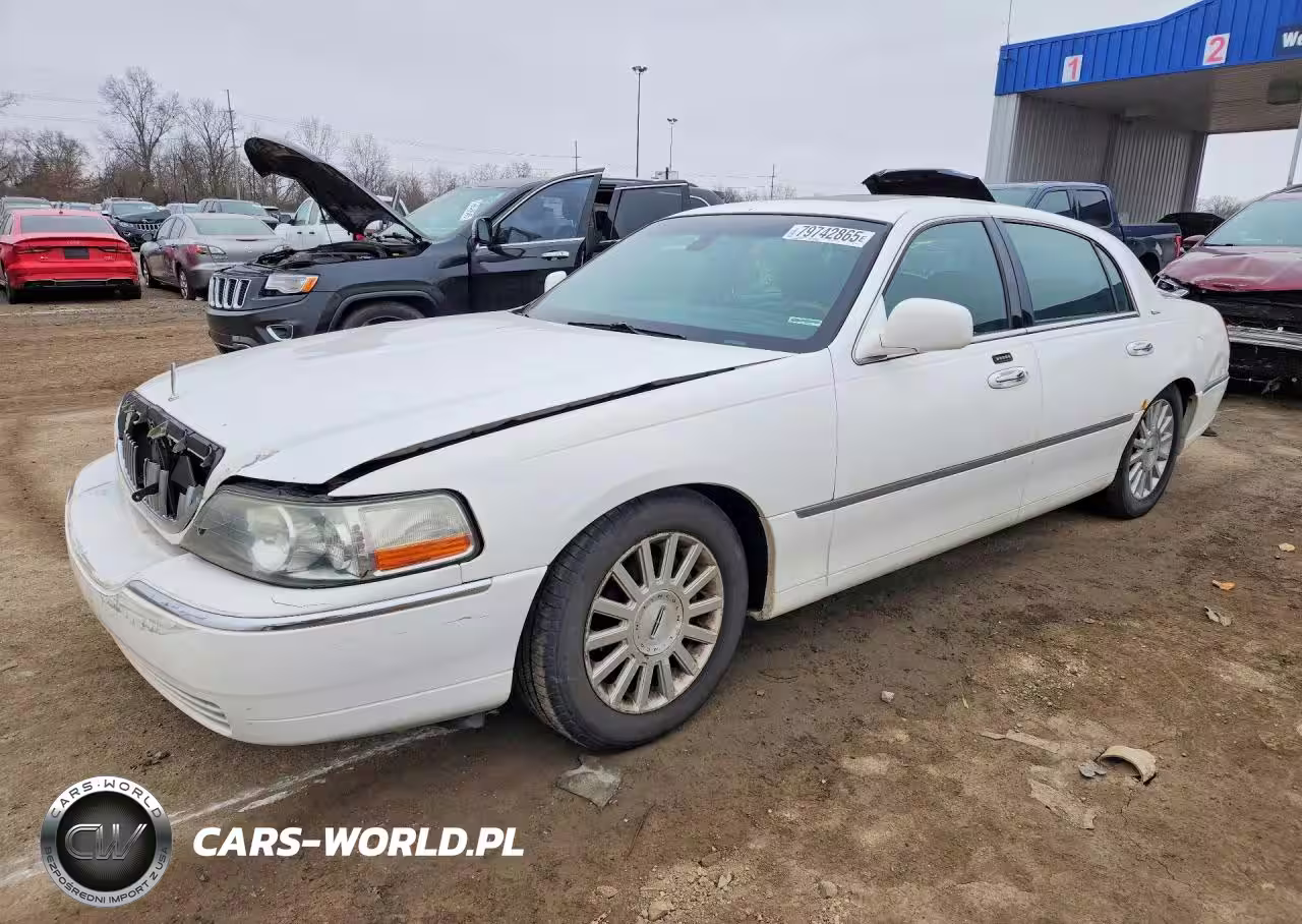 2003 Lincoln Town Car Signature