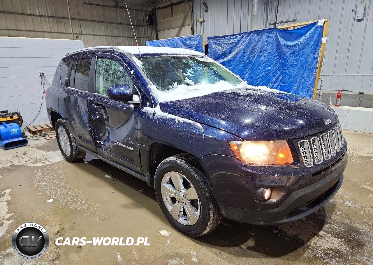 2016 Jeep Compass Latitude VIN:1C4NJDEB9GD662912 - 4