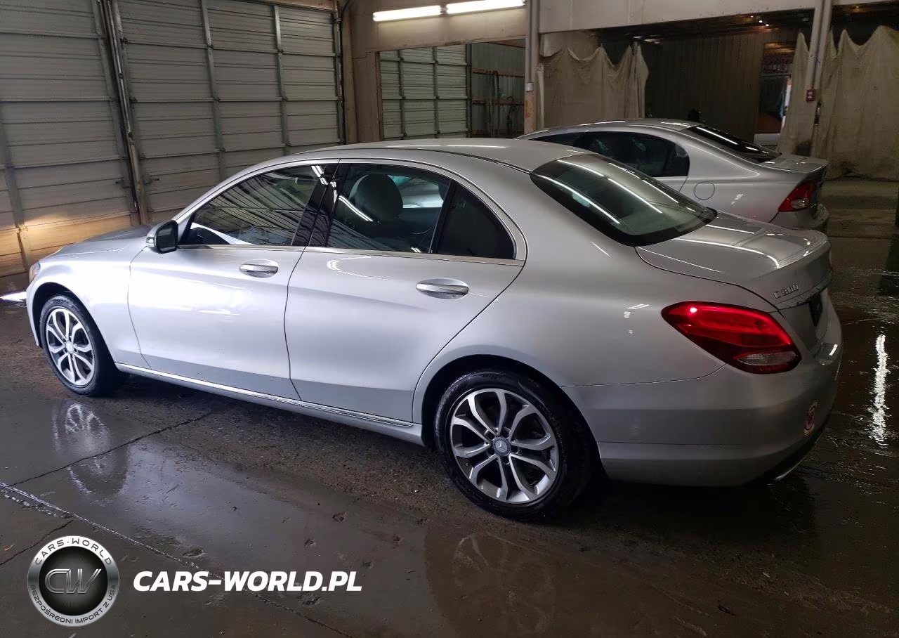 2016 Mercedes-Benz C 300 4Matic VIN:55SWF4KB0GU155561 - 2