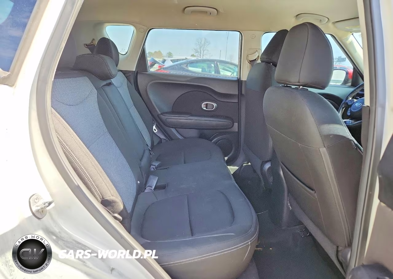 2017 Kia Soul + VIN:KNDJP3A5XH7446218 - 10
