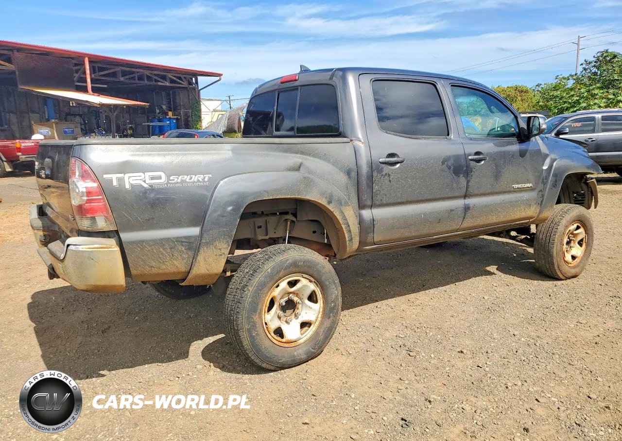 2015 Toyota Tacoma V6 VIN:5TFLU4EN1FX129393 - 3