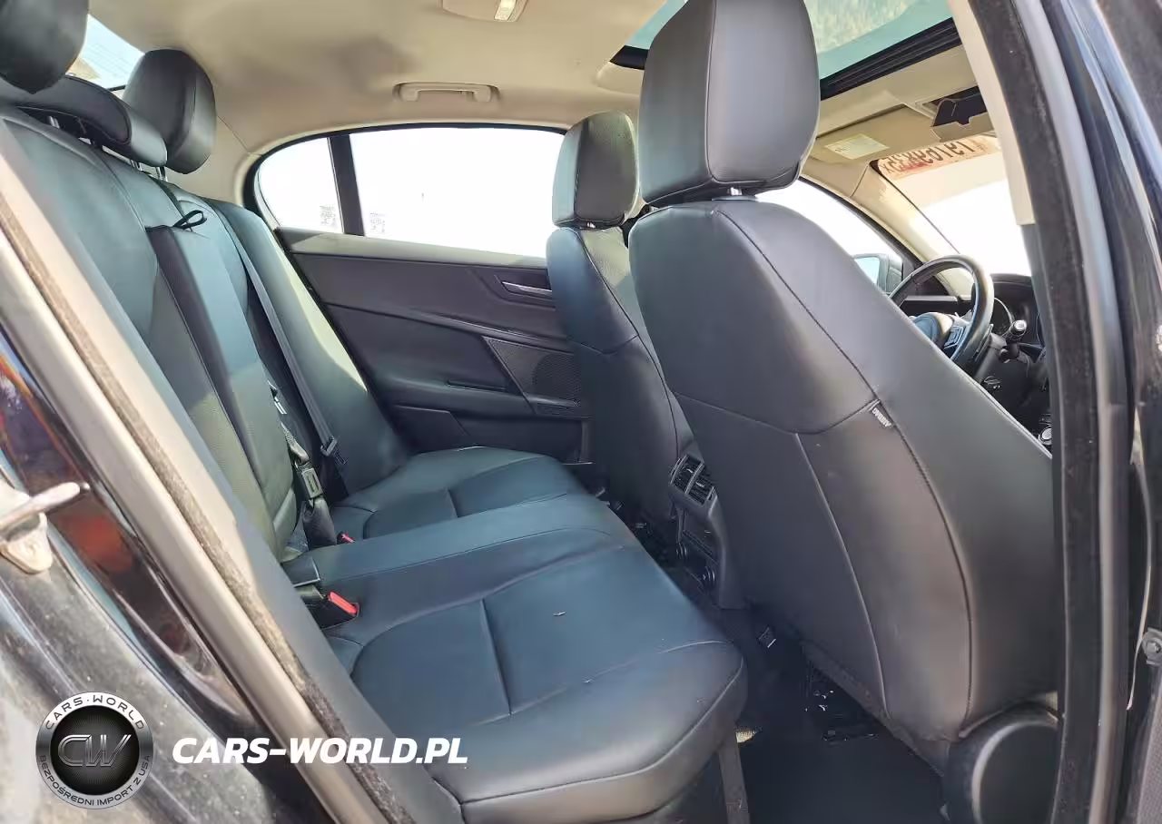 2018 Jaguar Xe VIN:SAJAR4FX3JCP34624 - 10