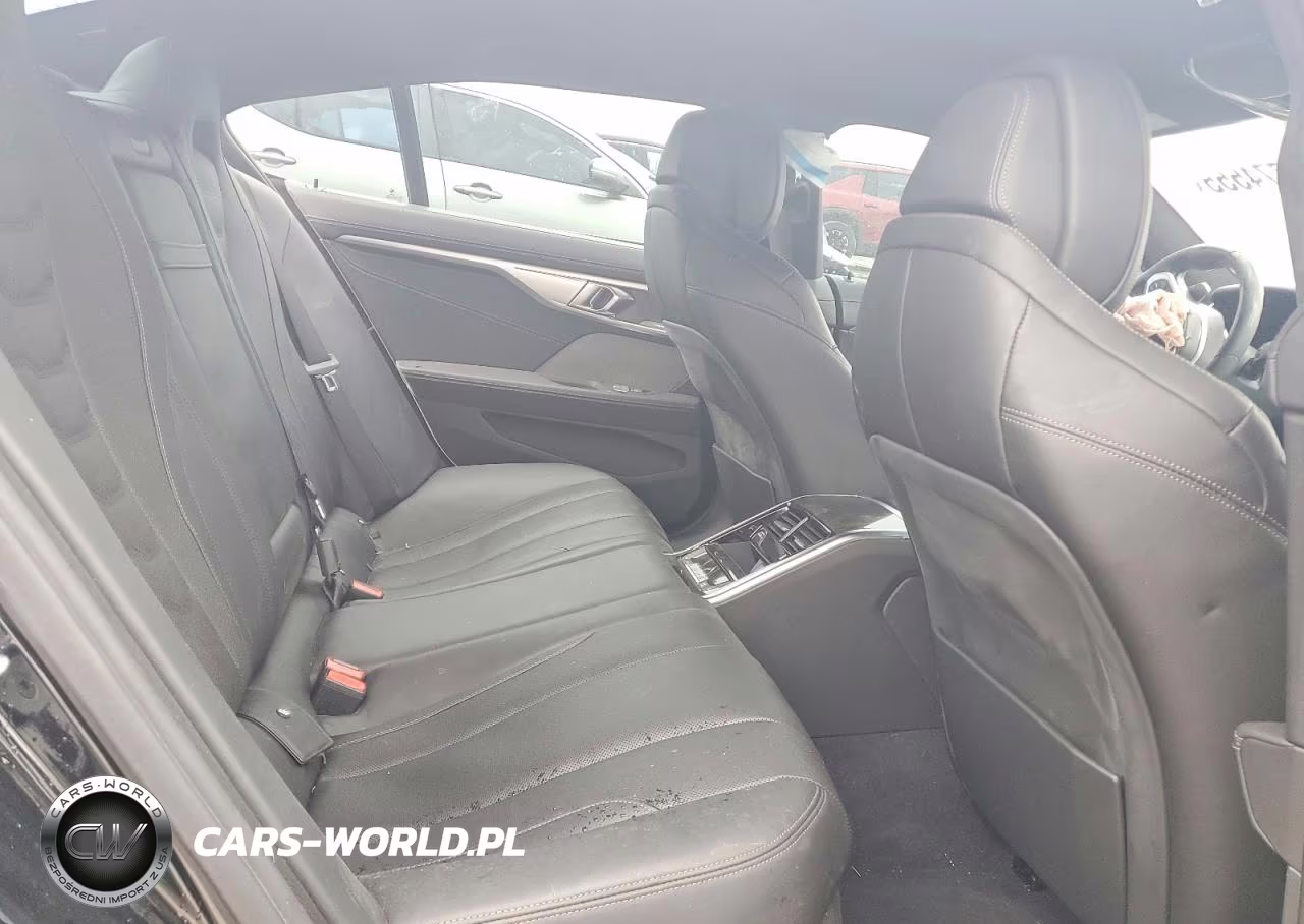 2020 BMW M850Xi VIN:WBAGV8C08LCE44966 - 10