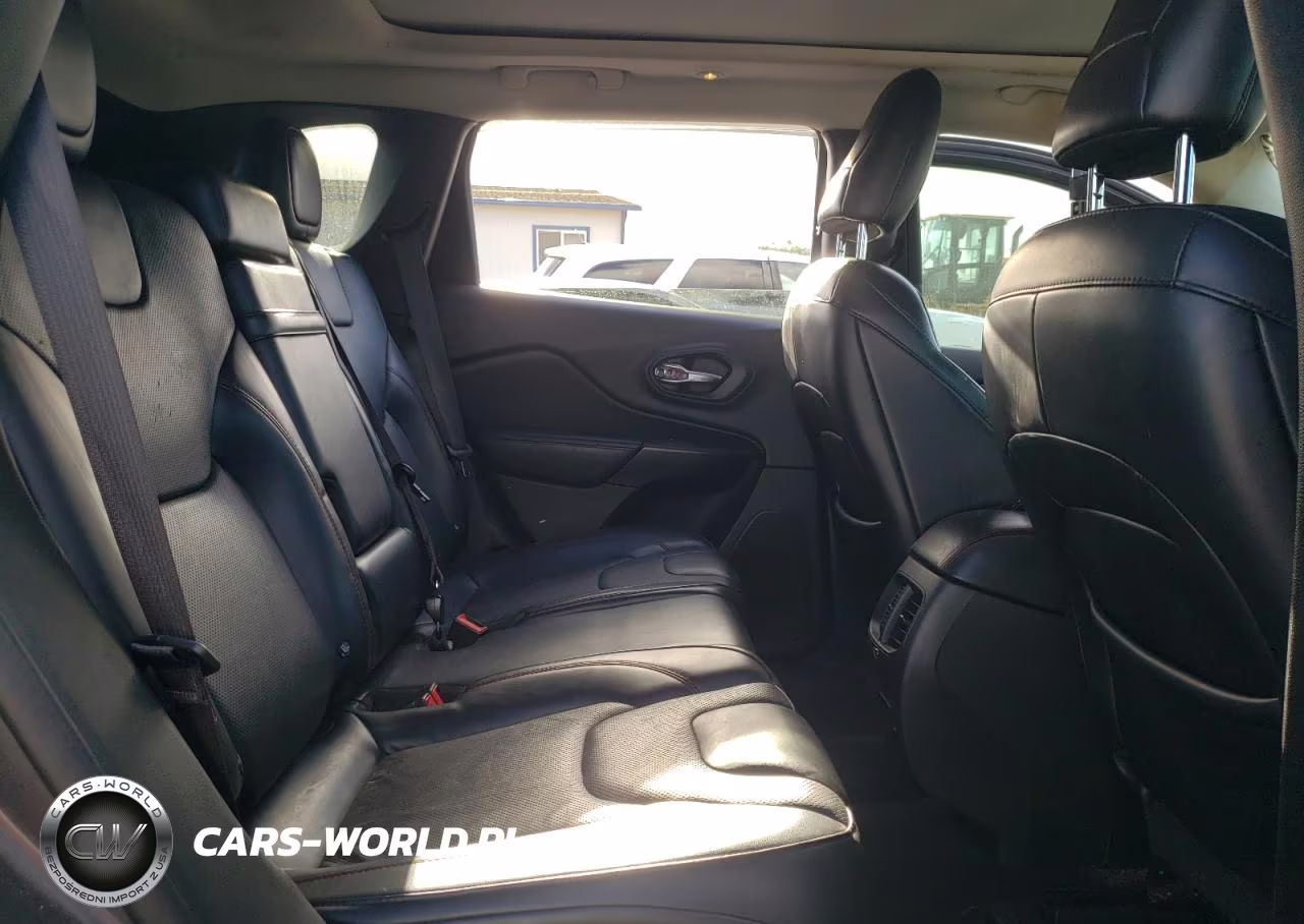 2019 Jeep Cherokee VIN:1C4PJMBX4KD115581 - 11