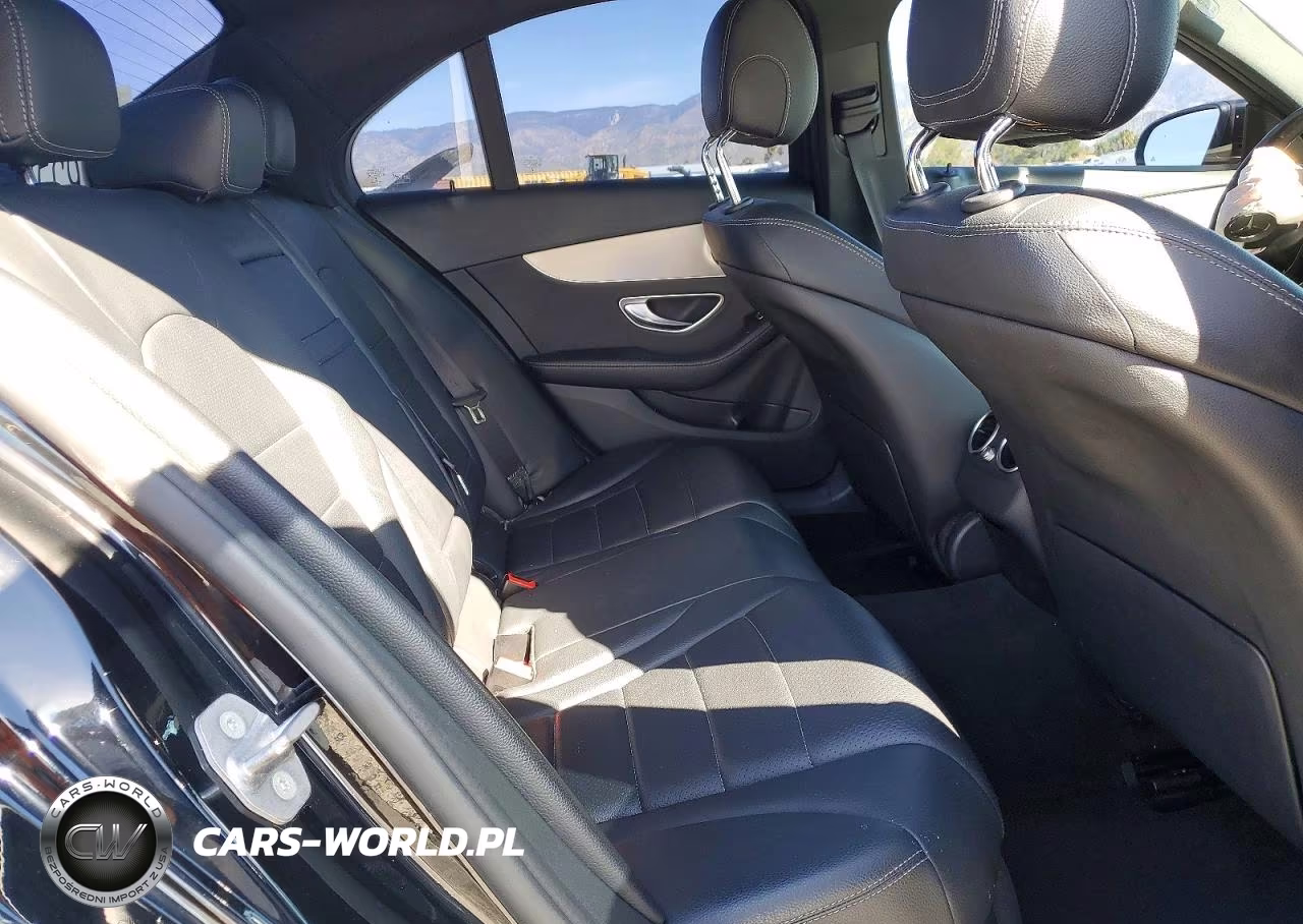 2018 Mercedes-Benz C 300 4Matic VIN:55SWF4KB2JU252297 - 10