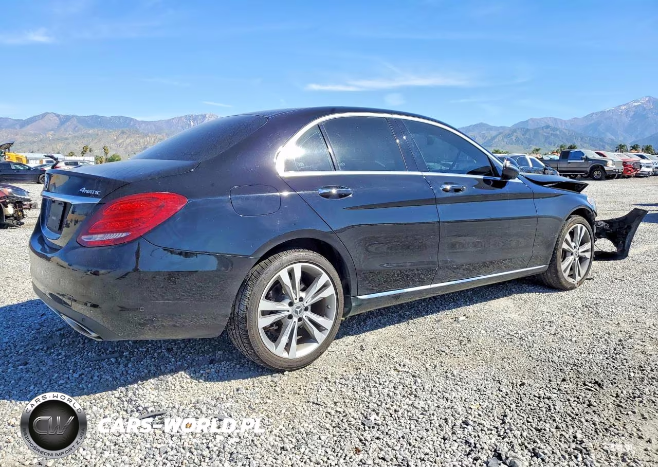 2018 Mercedes-Benz C 300 4Matic VIN:55SWF4KB2JU252297 - 3