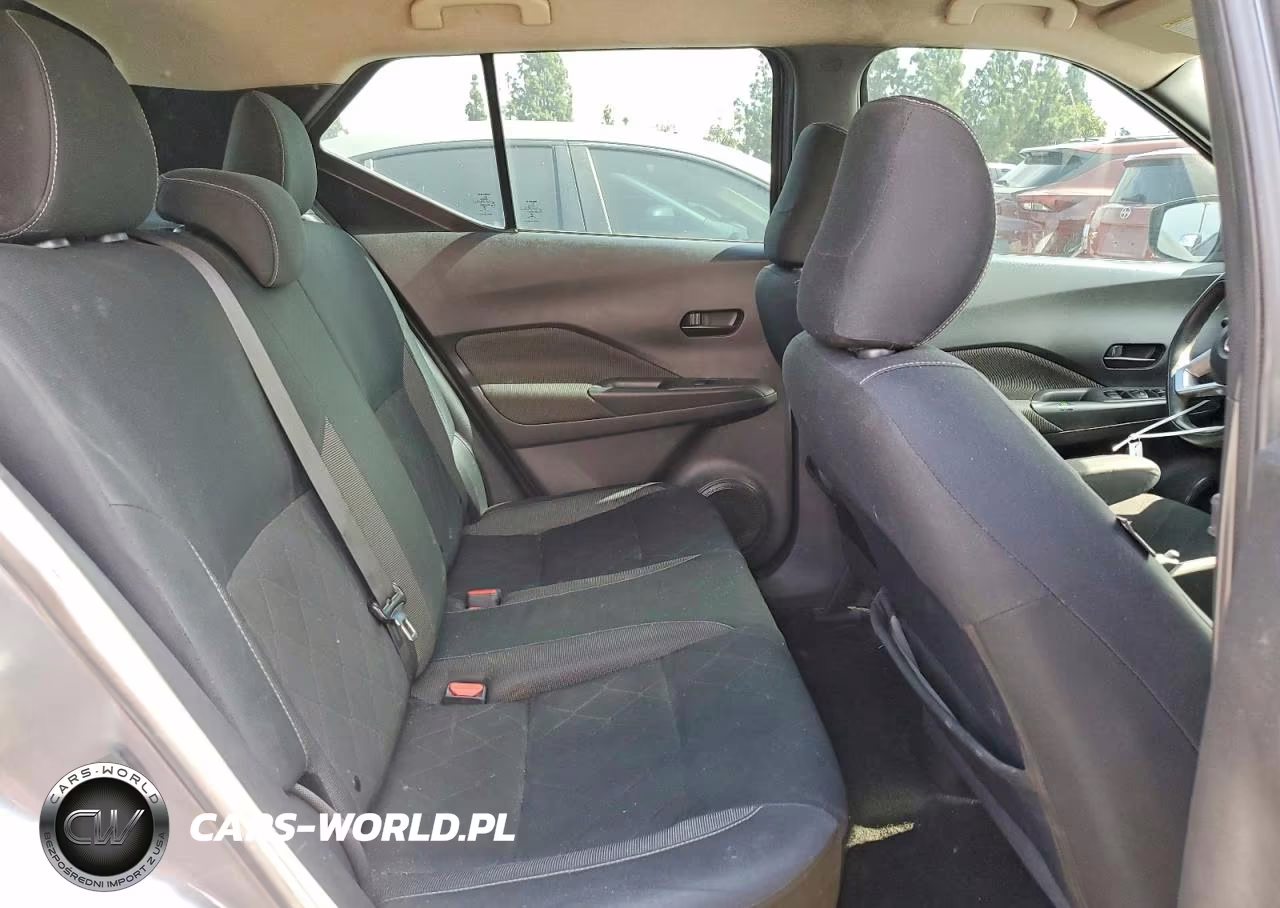 2019 Nissan Kicks S VIN:3N1CP5CU6KL535184 - 10