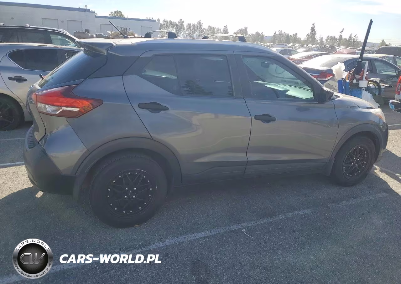 2019 Nissan Kicks S VIN:3N1CP5CU6KL535184 - 3