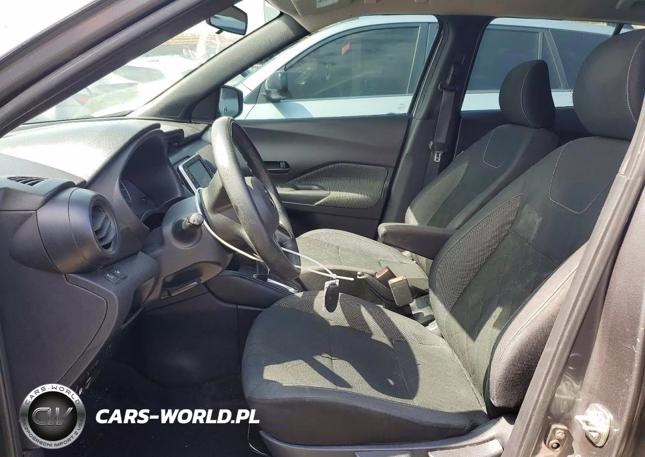 2019 Nissan Kicks S VIN:3N1CP5CU6KL535184 - 7