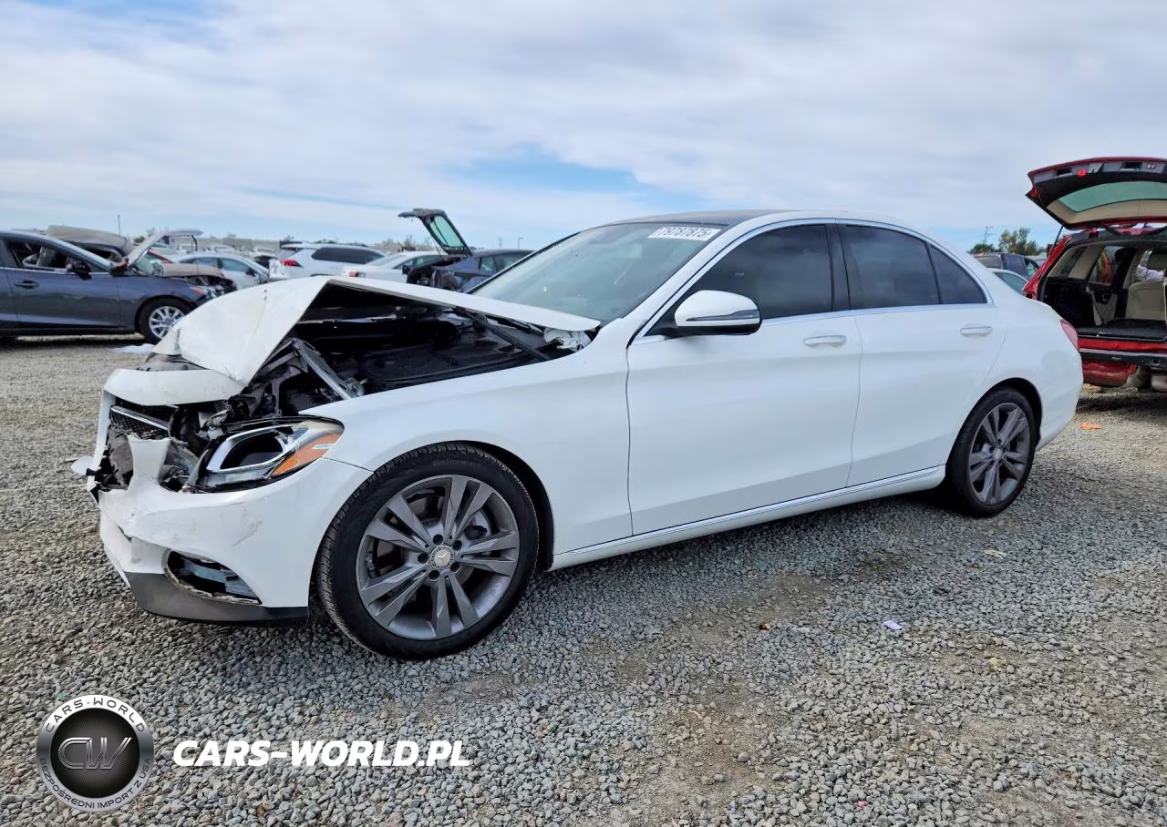 2016 Mercedes-Benz C 300 – zdjęcie 1 z 12