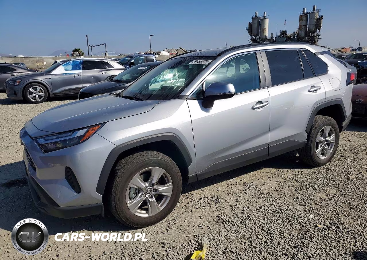 2025 Toyota Rav4 Xle – zdjęcie 1 z 13
