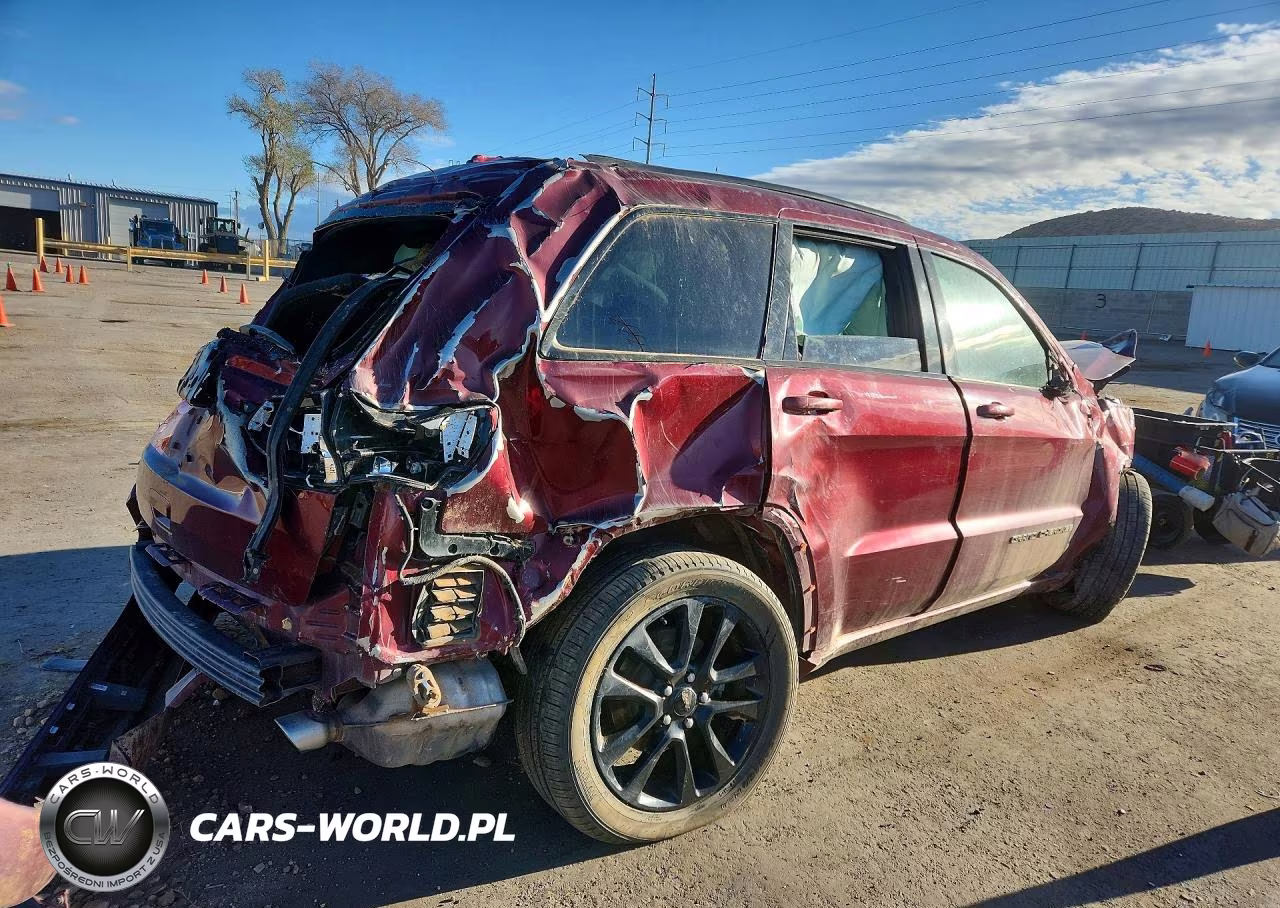 2018 Jeep Grand Cherokee Laredo VIN:1C4RJFAGXJC501898 - 3
