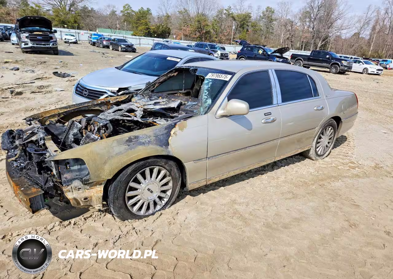 2004 Lincoln Town Car Executive