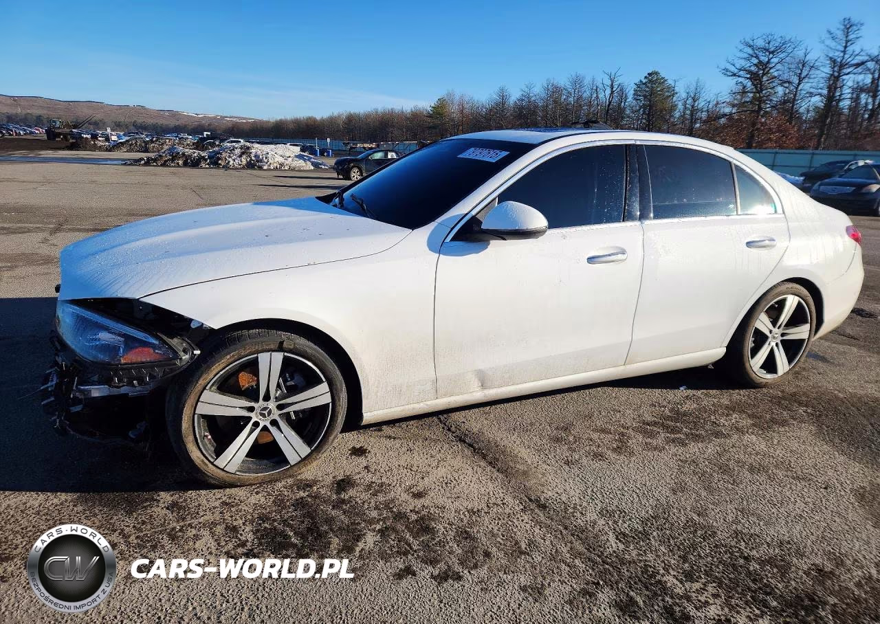 2025 Mercedes-Benz C 300 4Matic – zdjęcie 1 z 13