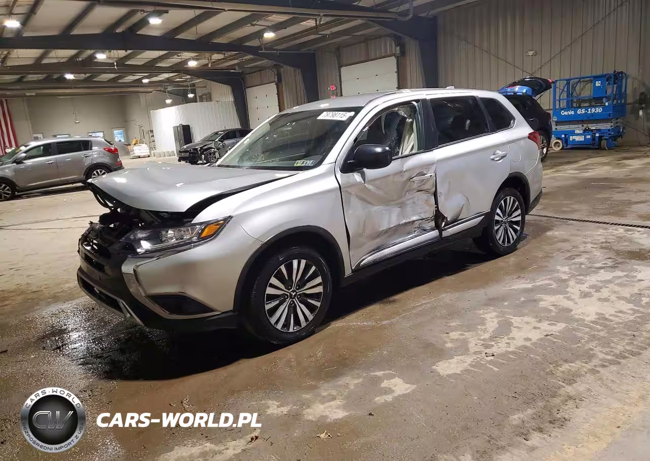 2020 Mitsubishi Outlander Es