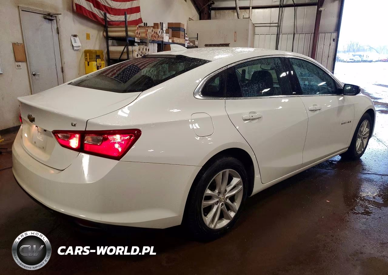 2017 Chevrolet Malibu Lt VIN:1G1ZE5ST0HF244732 - 3