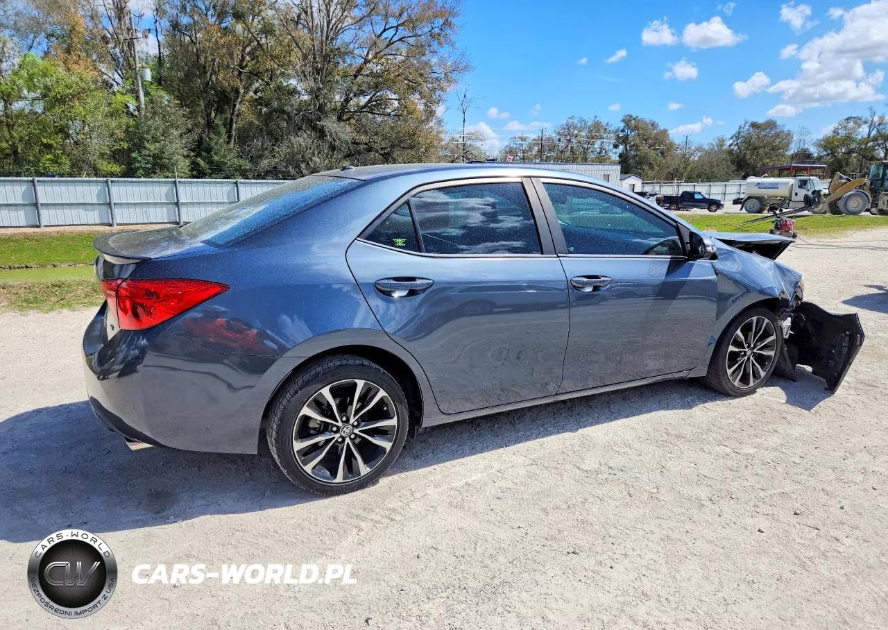 2017 Toyota Corolla Se VIN:2T1BURHE9HC869148 - 3